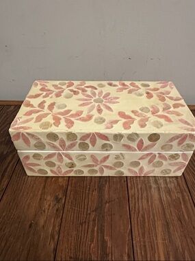 Mother of Pearl  Floral Tile Panel in Cream and Blush box